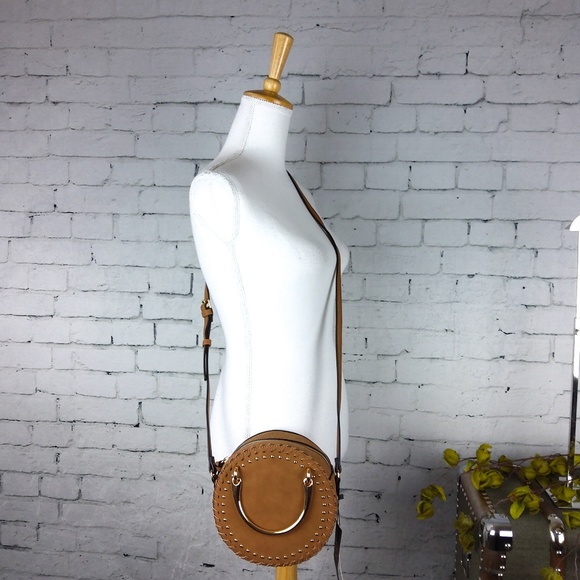 NWT Violet Ray circle cross body handbag w/studs - Picture 3 of 5